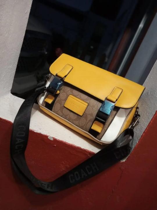 Coach_Track_Crossbody_In_Signature_Canvas_With_Dust_Bag_1680_White_Yellow(LB)