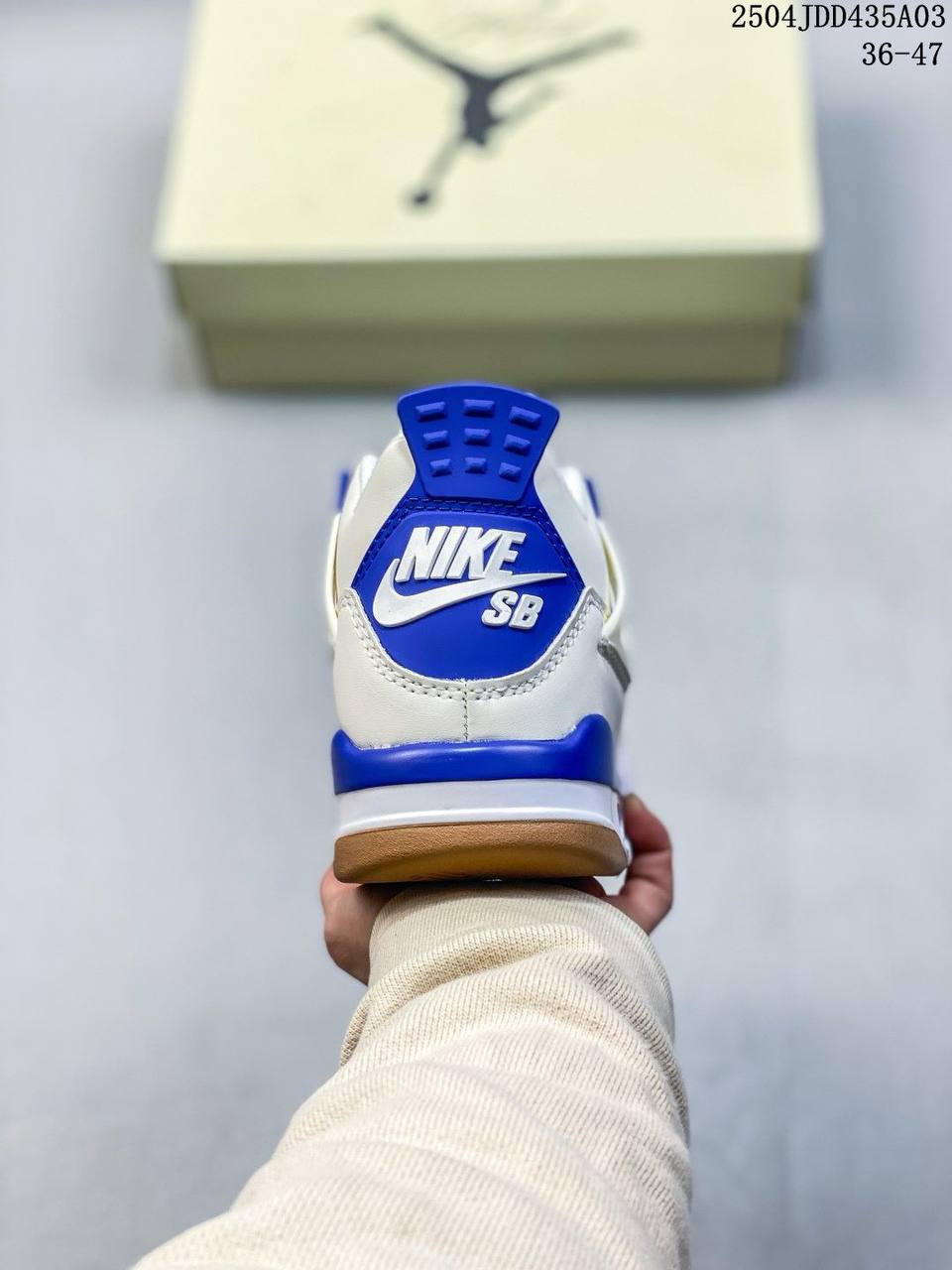 Jordann 4 SB Sapphire Blue