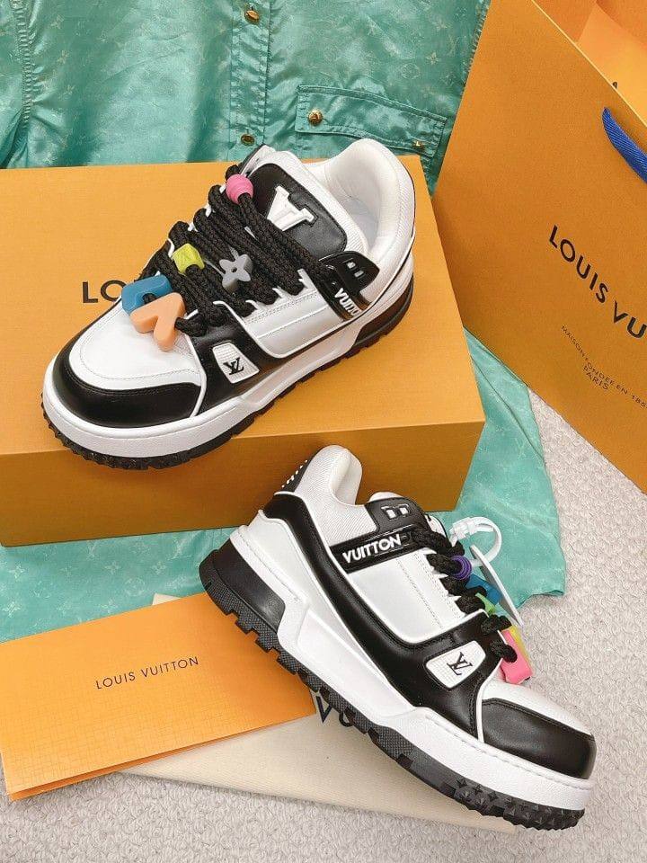 Trainer Maxi Black White