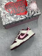 Nike SB Dunk Low Valentine Day